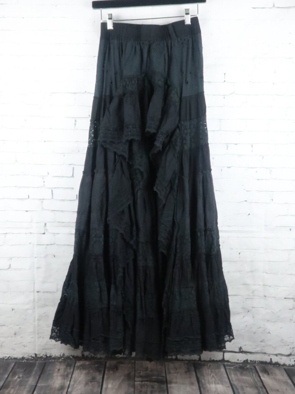 ANTICA SANTORIA BY GIACAMO CIRQUE BLACK EYELET HI LOW GYPSY MAXI SKIRT - Picture 3 of 11